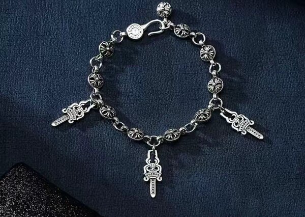 Bracelet en argent style épée