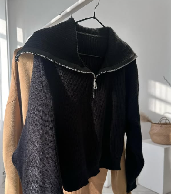 Черная кофта