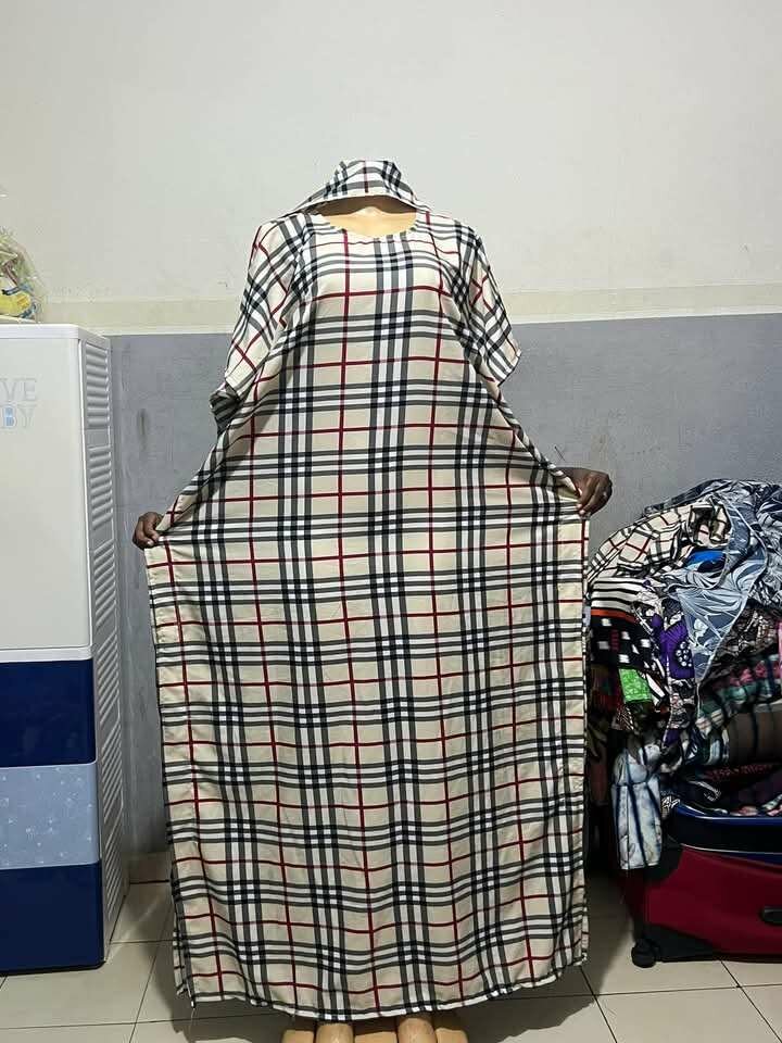 Robe Longue à Carreaux Élégante