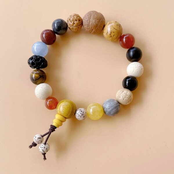 Dix-huit graines Buddha beads