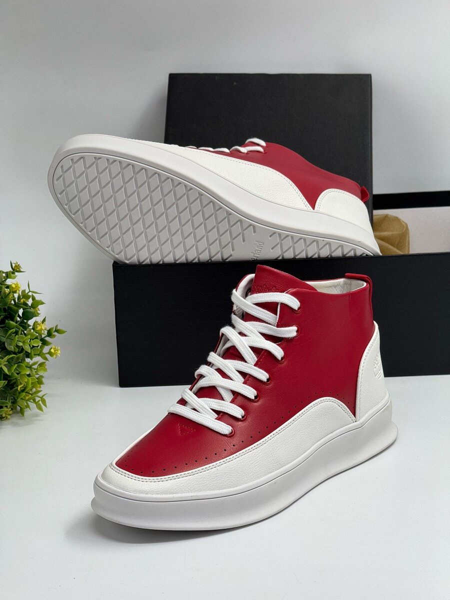 TIMBERLAND RED AND WHITE