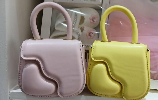 Sac à main coloré élégant