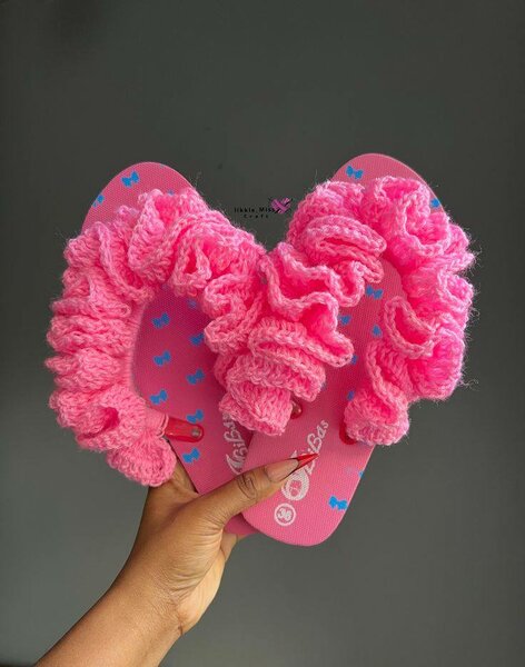 Tongs roses moelleuses