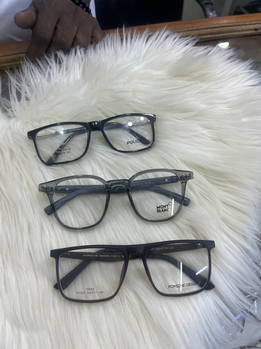 Lunettes élégantes de créateur