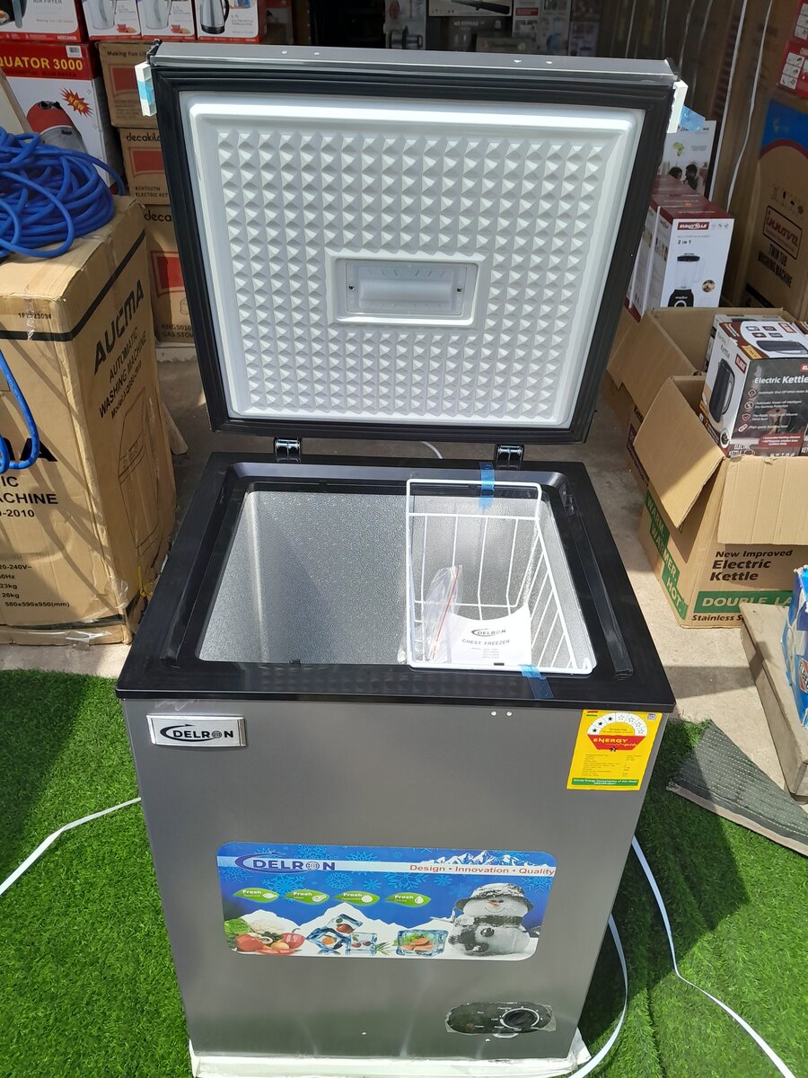 DELRON DURABLE CHEST FREEZER 93 LITRES