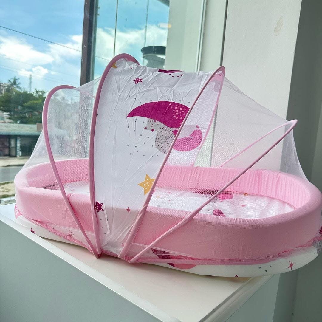 Berceau pour bébé avec moustiquaire