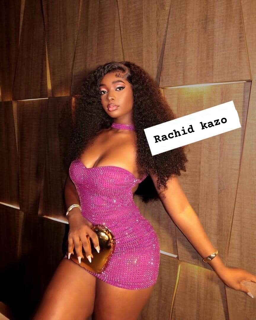 Robe élégante pailletée rose