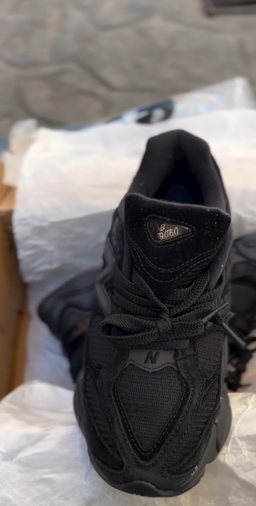 New Balance 9060 Triple Black