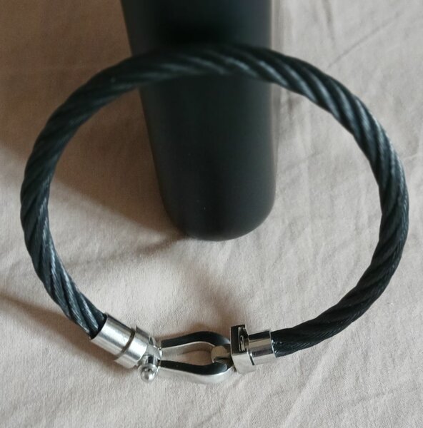 Bracelet câble acier noir élégant