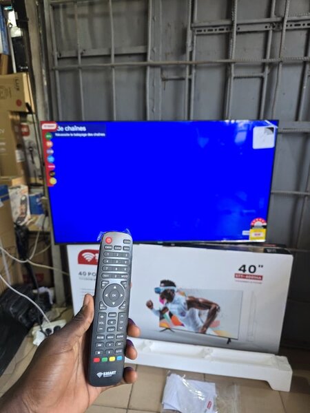 Tv smart 32pouce décodeur inté