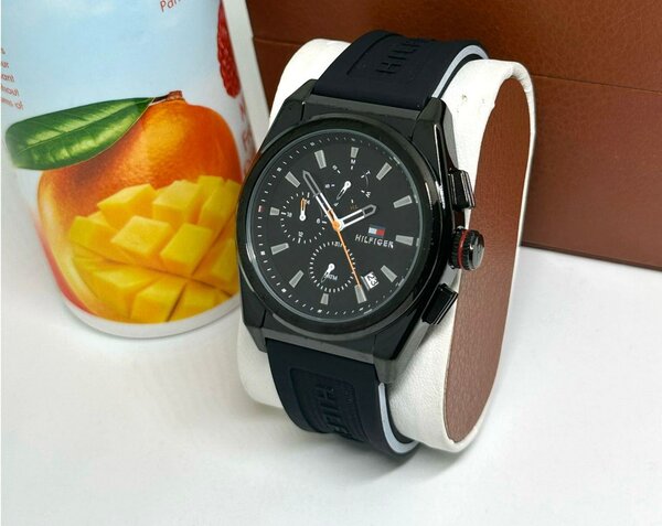 Montre TOMMY HILFIGER (Homme)