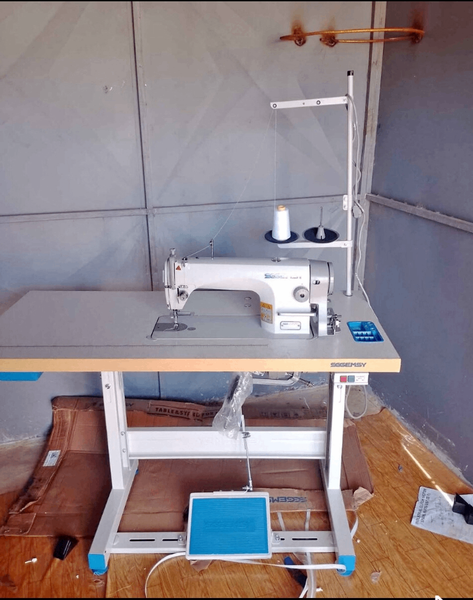 Machine à coudre industrielle