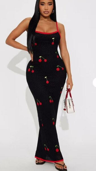 Robe longue cerise élégante