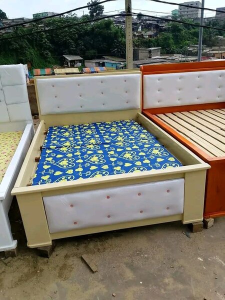 Lit double moderne rembourré