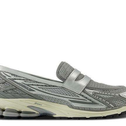 Chaussures de sport grises