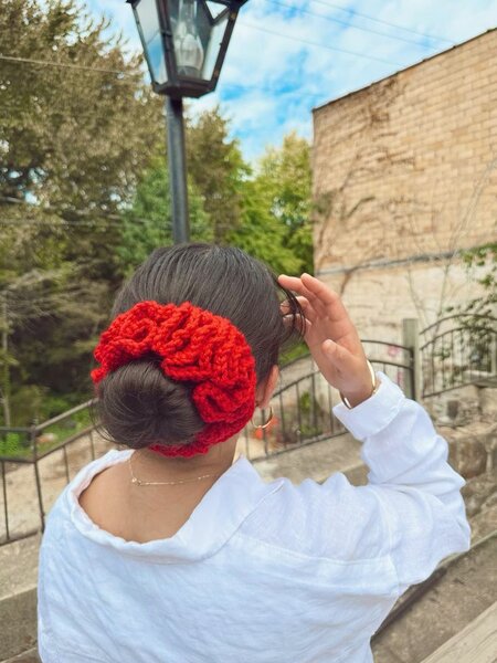 Chouchou en tricot rouge élégant