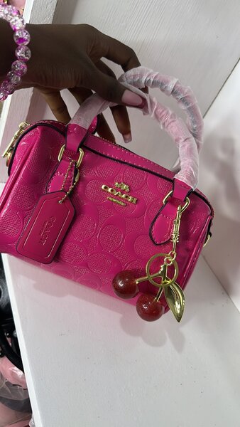 Sac à main rose élégant