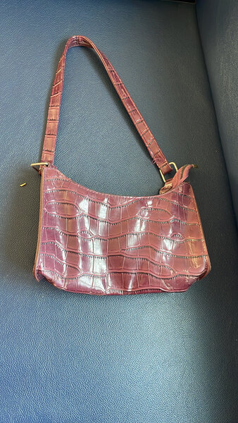 Sac à main croco chic