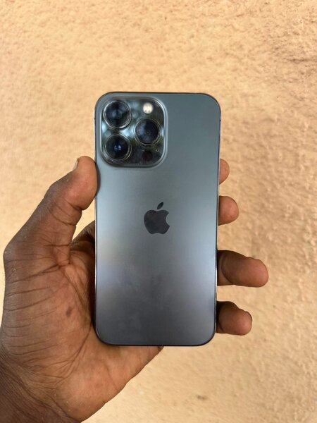 iPhone 14 Pro Gris Sidéral