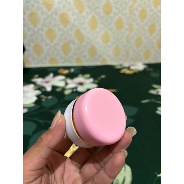 Crème de lèvres rose