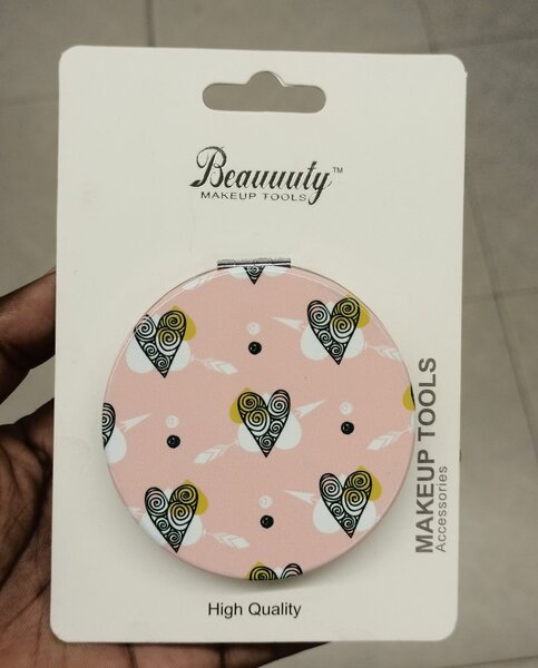 Miroir de poche compact et élégant