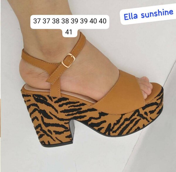 Sandales à talons léopard femme