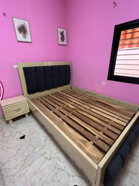 Lit Double Moderne en Bois