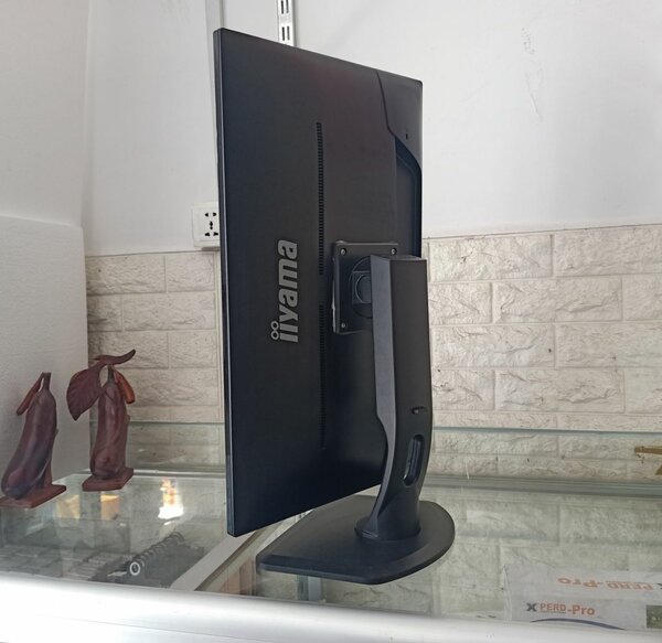 Écran iiyama 27 pouces