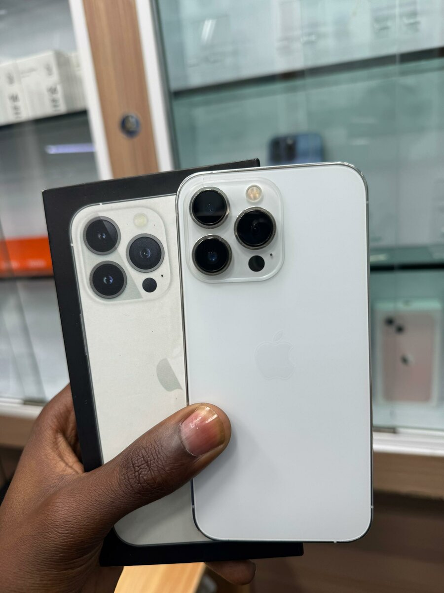 13 pro 128Go très propre jamai