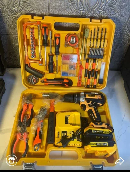 Coffret d'outils avec perceuse