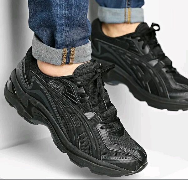 Baskets de sport modernes