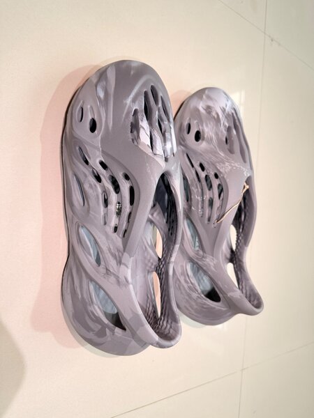 Original adidas yezzy Foam