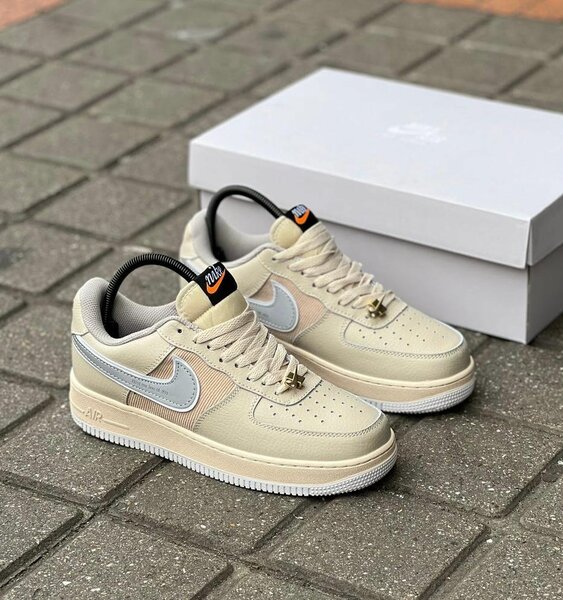 NIKE AIRFORCE CREAM