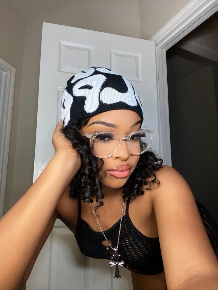 Bonnet graphique noir et blanc