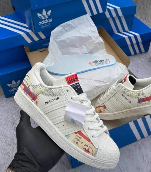 Adidas Superstar Sneakers