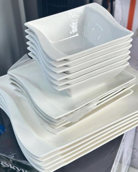 Set de vaisselle carrée