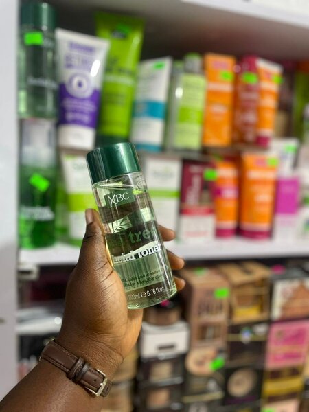 Tea tree facial toner