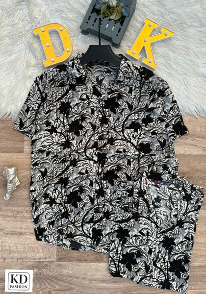 Chemise à motifs floraux