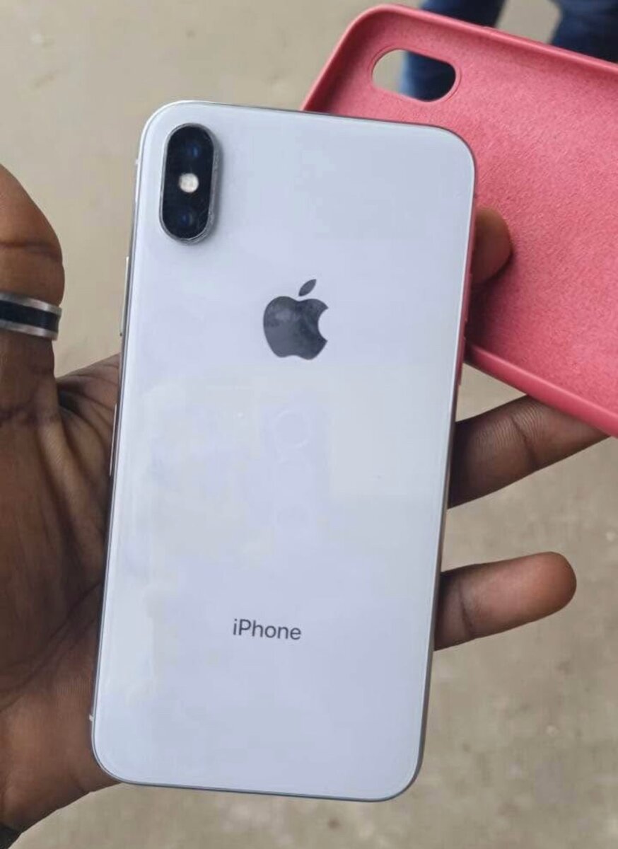 Apple iPhone avec Coque