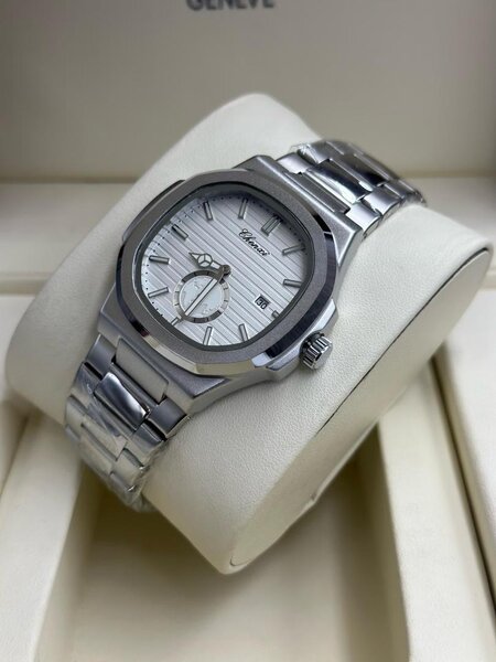 Montre en acier inoxydable luxe