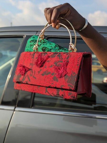 Sac à main élégant en dentelle