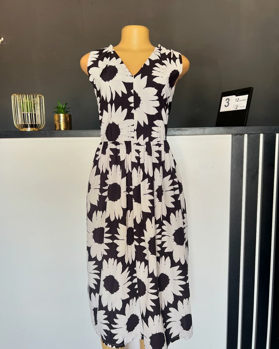  women's beautiful dress Medium-Size Ten