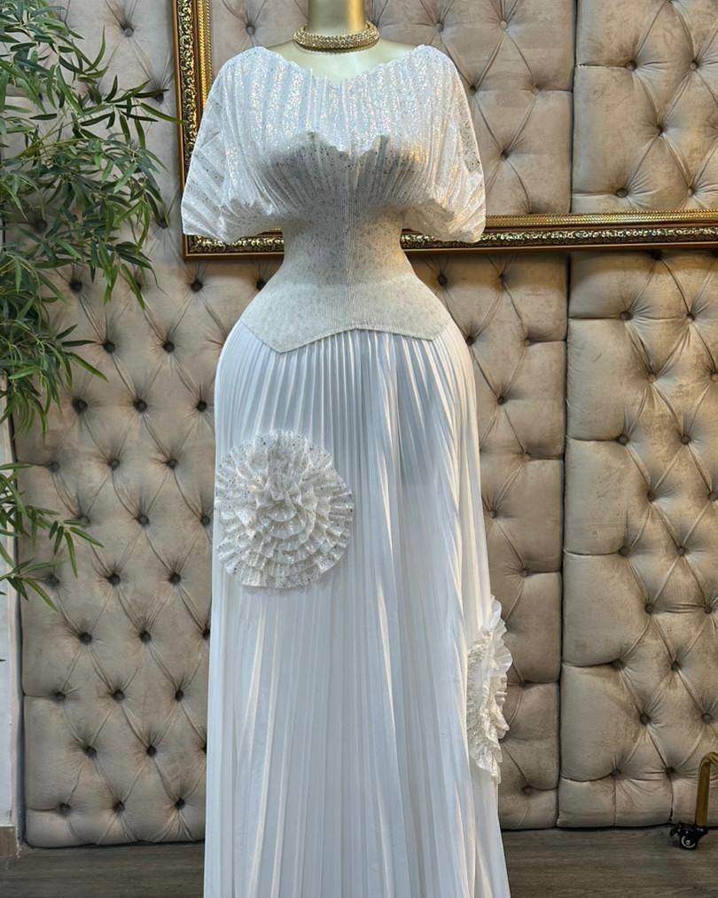 Robe Évasée Plissée Élégante