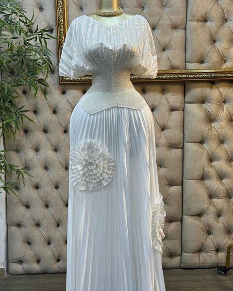 Robe Évasée Plissée Élégante