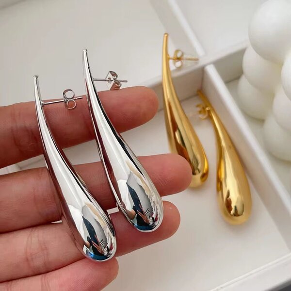Boucles d'oreilles goutte dorées