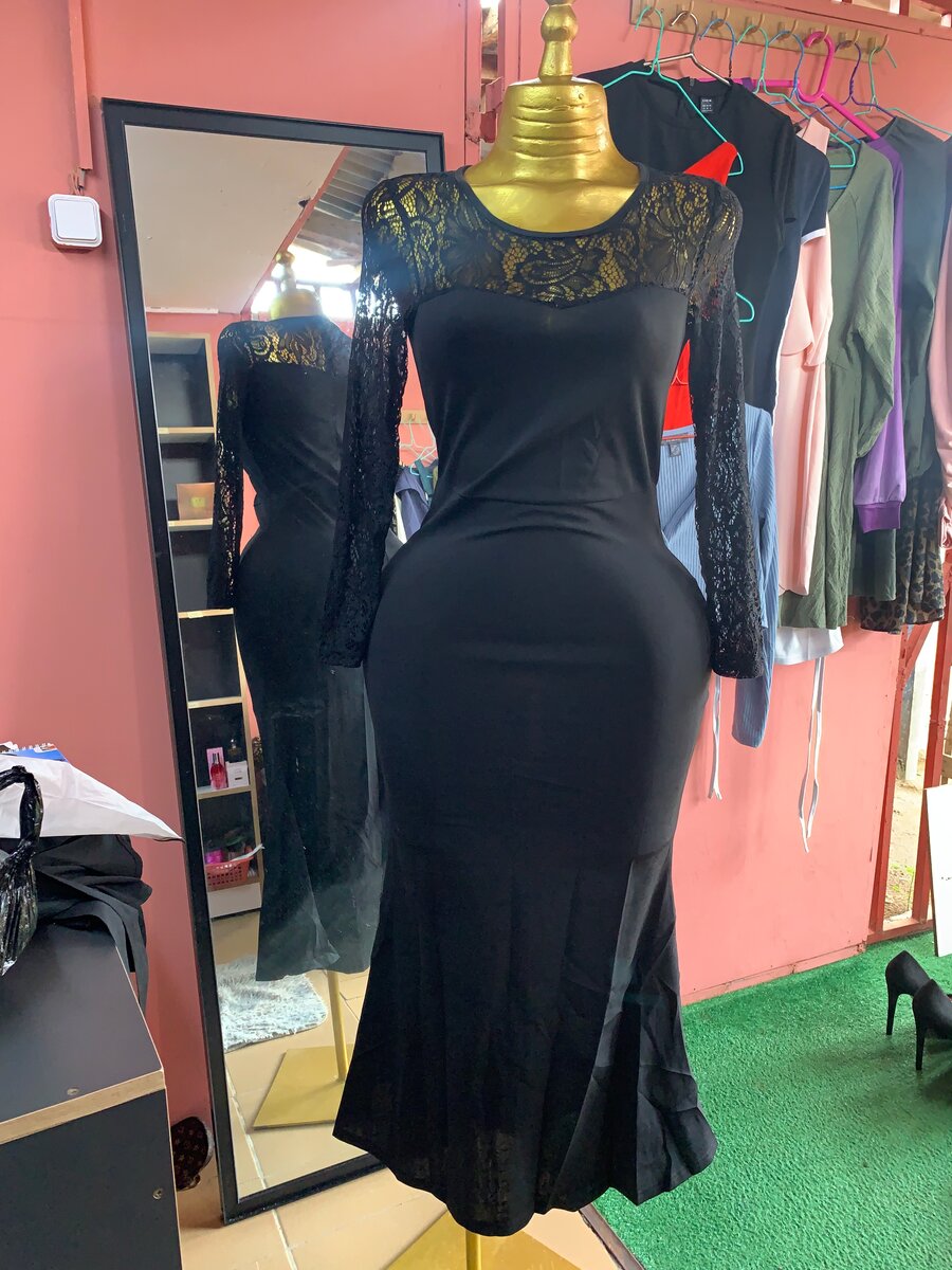 Robe élégante noire