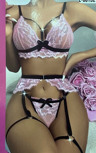 Ensemble lingerie sexy dentelle rose