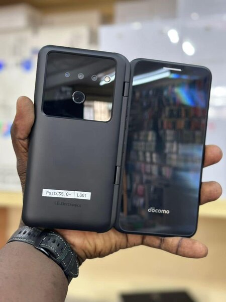 Smartphone à double écran LG