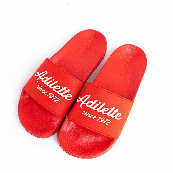 Adidas since Adilette rouges