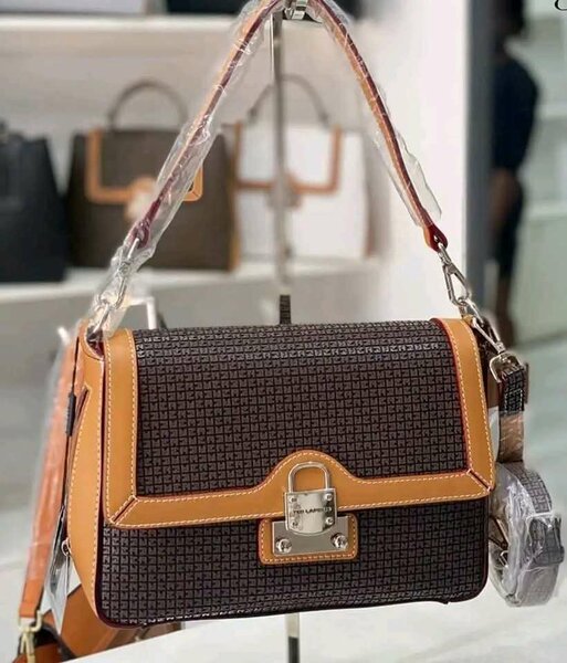 Sac à main élégant avec motif